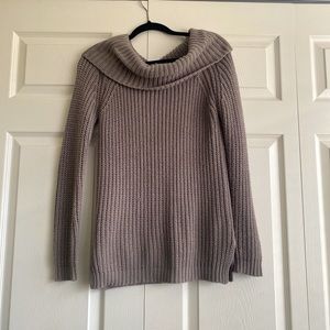 Gray/brown sweater